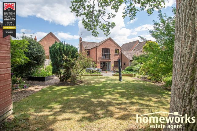 4 bedroom detached house for sale