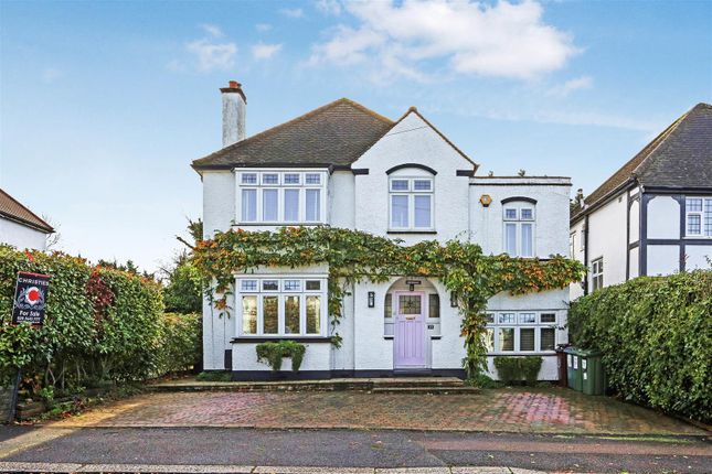 5 bed detached house
