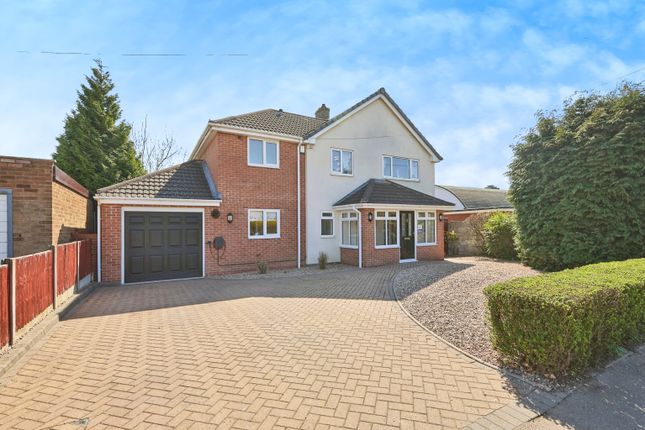 4 bed detached house