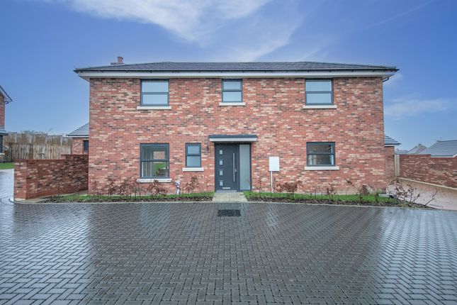 4 bed detached house