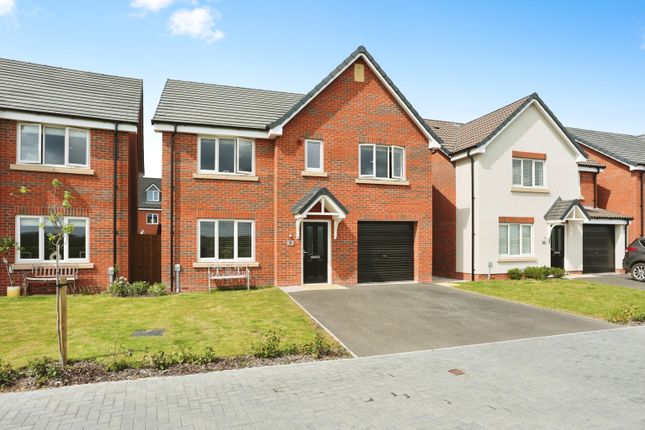 5 bed detached house