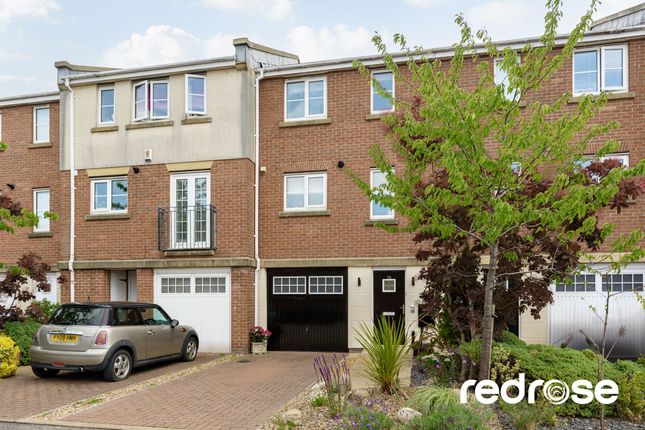 3 bedroom town house for sale