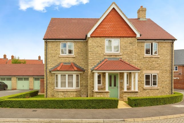 5 bed detached house