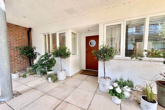 15 The Quay, Poole BH15 2 bed apartment for sale