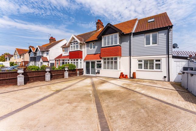 6 bed semi-detached house