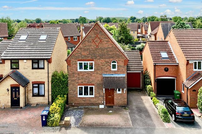 Hawk Drive, Huntingdon, Cambridgeshire. 3 bed detached house for sale