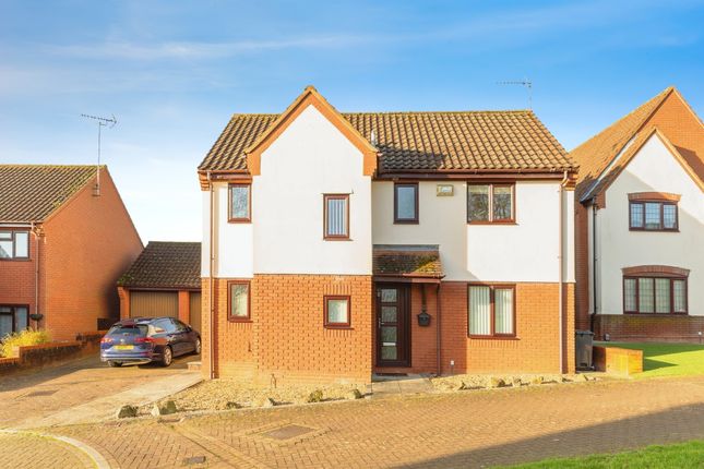4 bed detached house