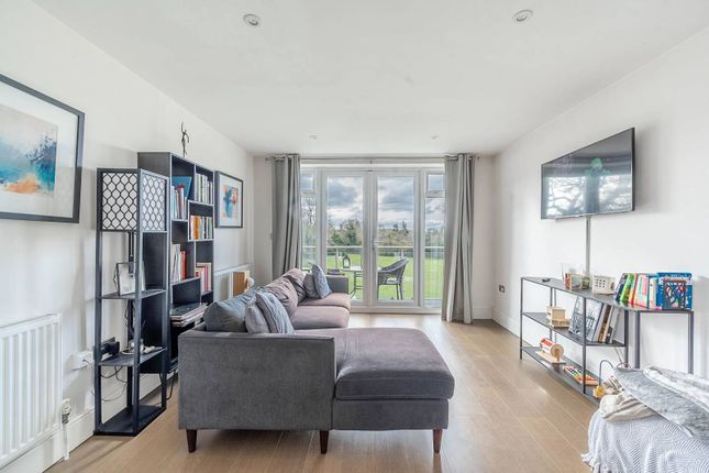 Summer Close, Colindale, LONDON, NW9 3 bed flat for sale