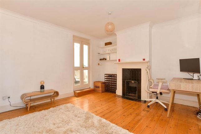 3 bed end terrace house