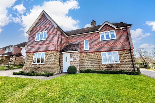 5 bed detached house