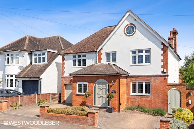 Springfields, Broxbourne EN10 5 bed detached house for sale