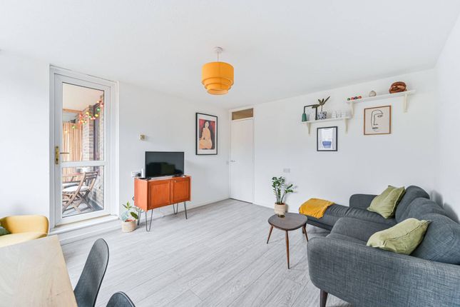 Wivenhoe Close, Peckham Rye, London... 1 bed flat for sale