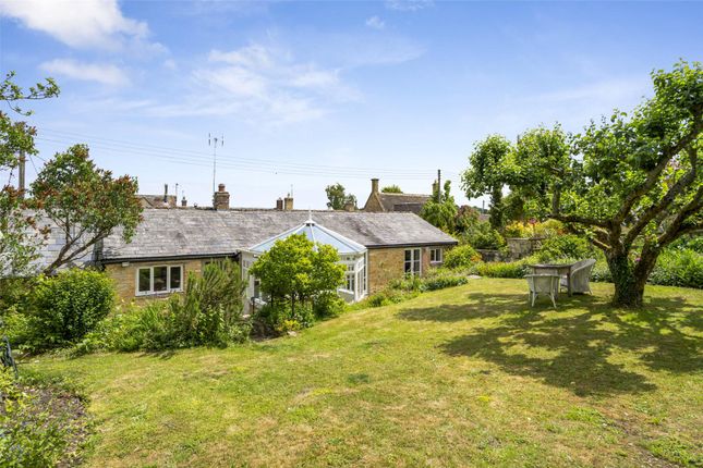 High Street, Longborough... 2 bed bungalow for sale