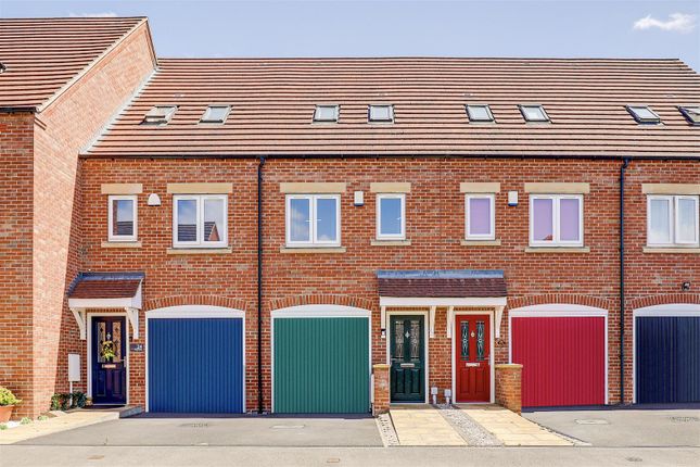 Poets Close, Hucknall NG15 3 bed terraced house for sale