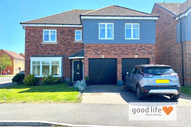 5 bed detached house