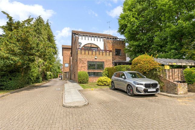 3 bed maisonette