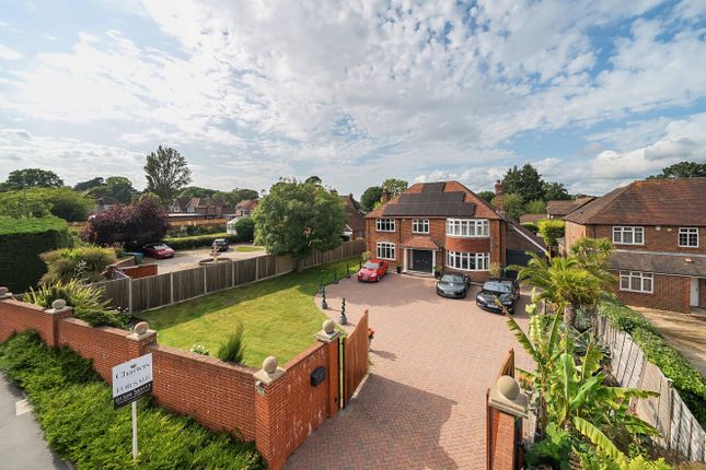 4 bed detached house