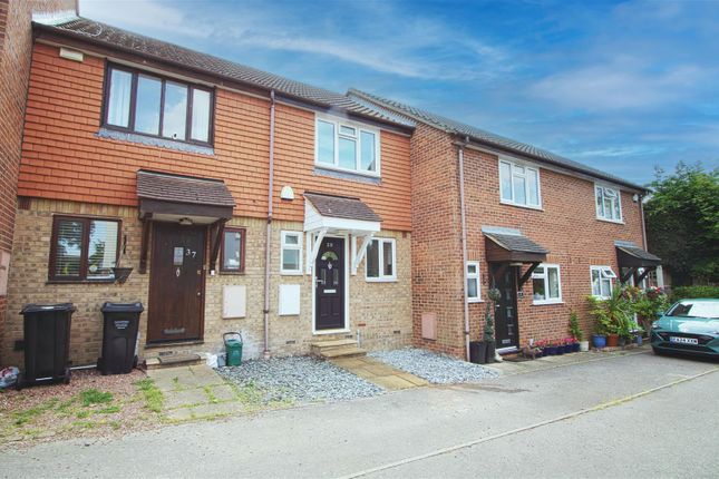 Robinia Close, Steeple View SS15 2 bed terraced house for sale
