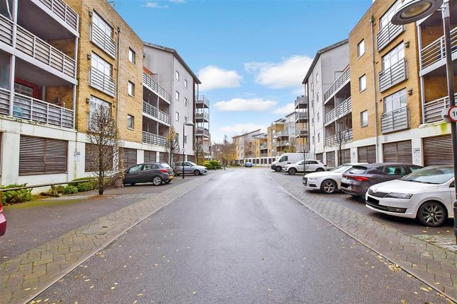 Kingfisher Meadow, Maidstone, Kent 1 bed apartment for sale