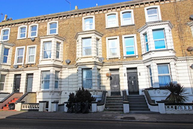 Canterbury Road, Margate, Kent, CT9 2 bed flat for sale