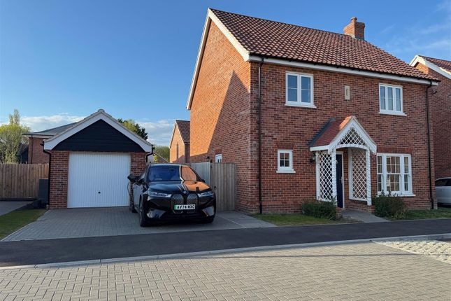 4 bed detached house