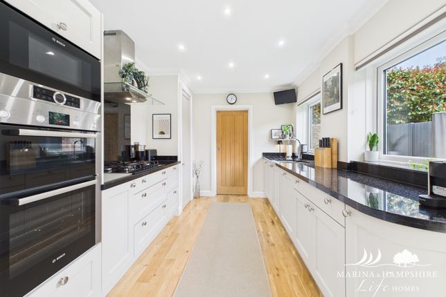 Bellair Road, Hampshire PO9 4 bed detached house for sale