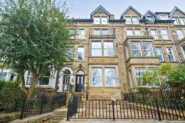 79 Valley Drive, Harrogate, HG2 2 bed flat for sale