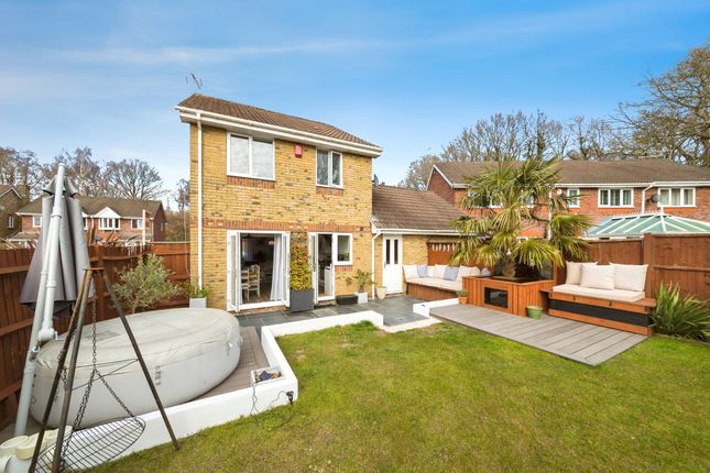 3 bedroom link detached house for sale
