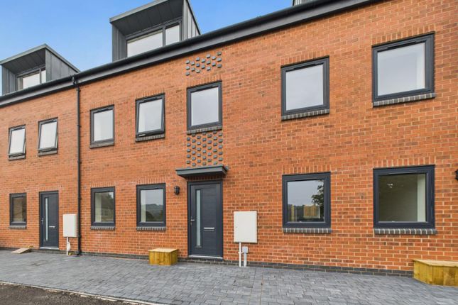 3 bedroom town house for sale