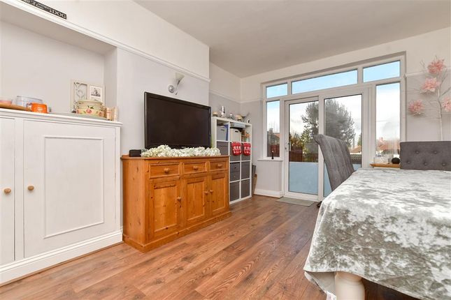 3 bed end terrace house