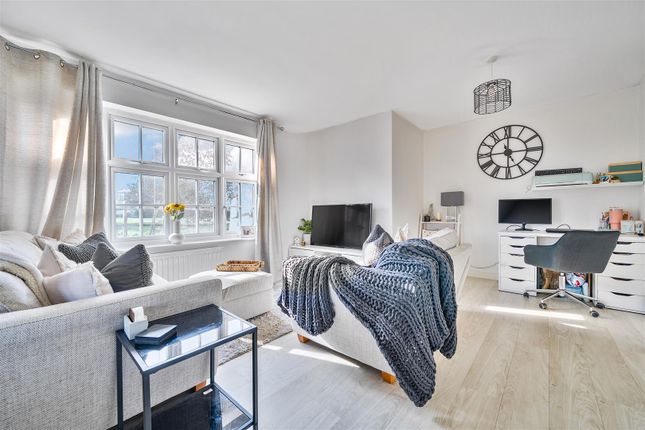 Broadclough Way, Maidstone 2 bed apartment for sale