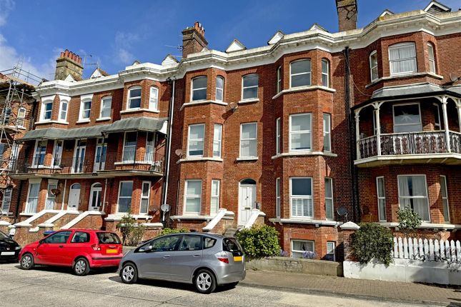 South Terrace, Littlehampton BN17 1 bed apartment for sale