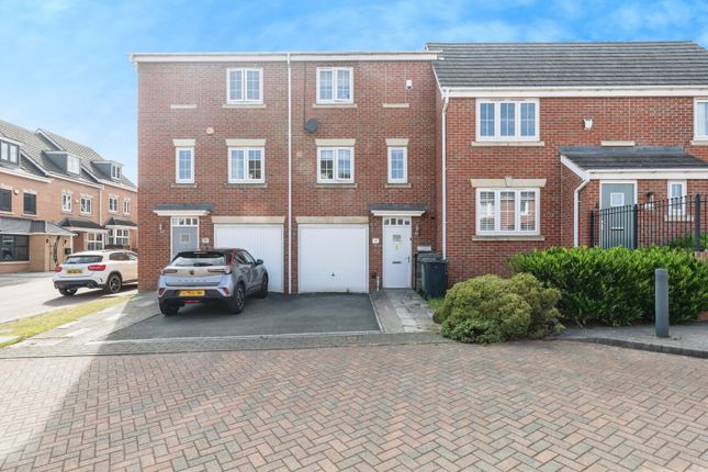 3 bedroom town house for sale