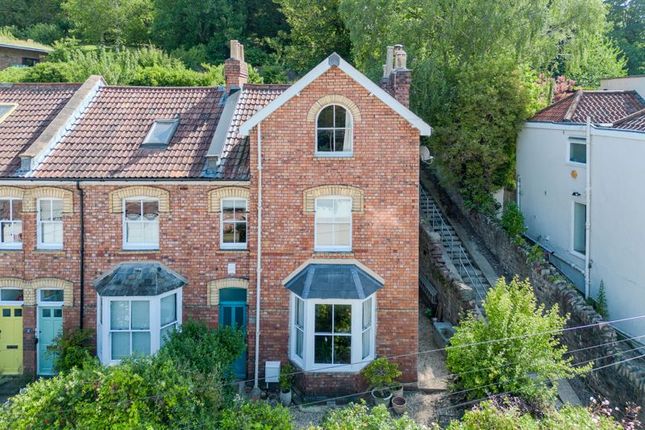 4 bedroom end of terrace house for sale
