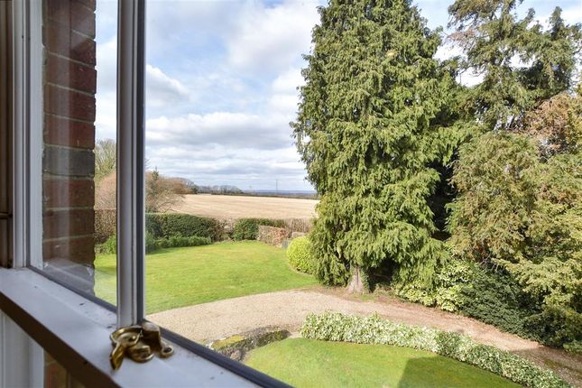 5 bed detached house