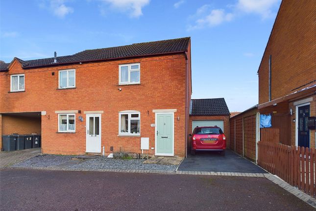 Vensfield Road, Quedgeley... 2 bed semi