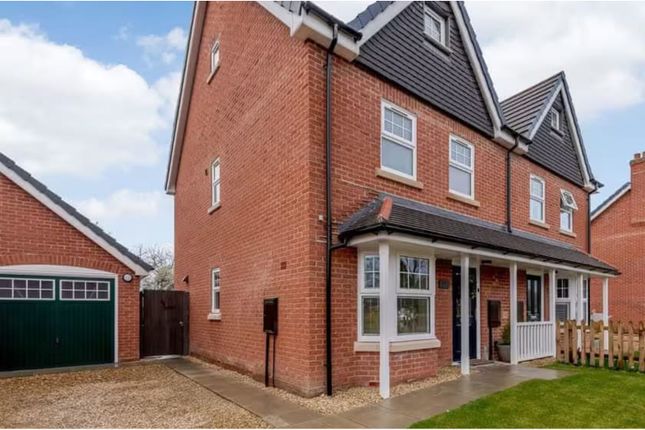 3 bedroom semi-detached house for sale