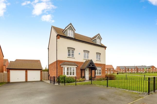 5 bedroom detached house for sale
