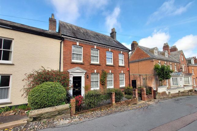 4 bedroom semi-detached house for sale