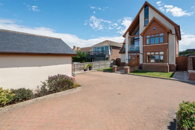 4 bed detached house