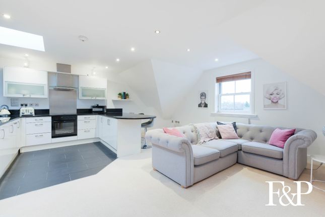 Brockenhurst Road, Ascot 2 bed apartment for sale