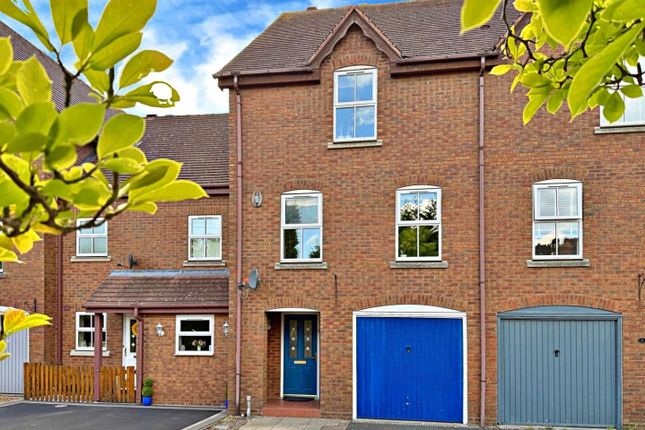 Gatcombe Place, Tamworth 3 bed terraced house for sale
