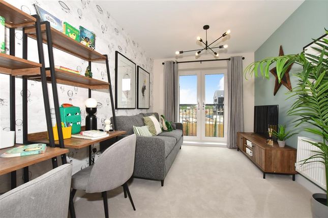 5 bed detached house
