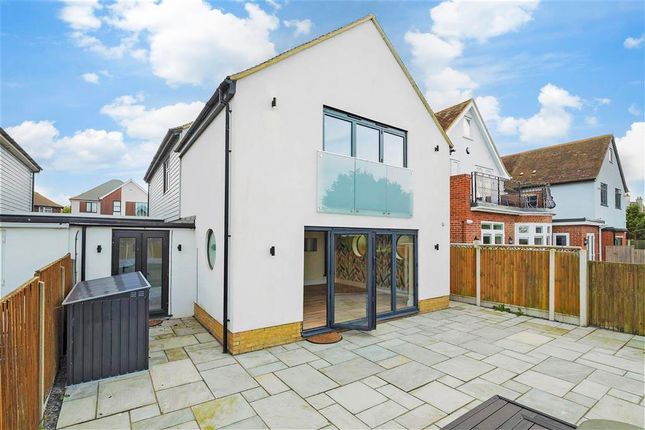 4 bed detached house