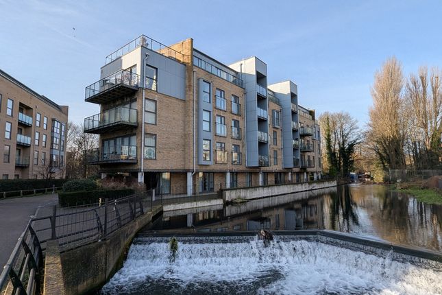 The Embankment, Hemel Hempstead, HP3 2 bed apartment for sale
