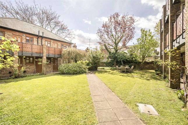 Cedars Court, London SW15 1 bed flat for sale