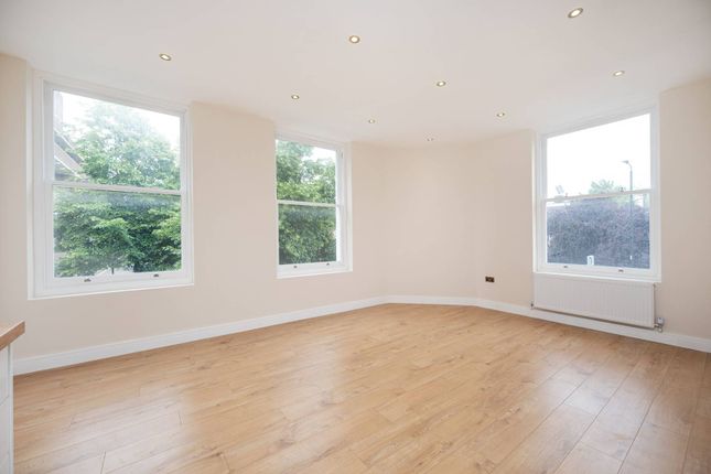 Commercial Road, Shadwell, London, E1 2 bed flat for sale