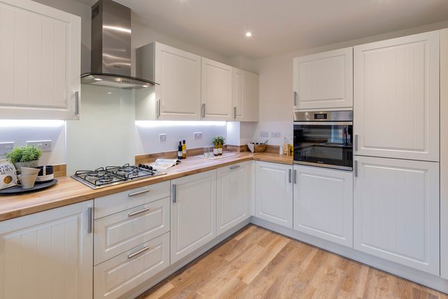 4 bed detached house