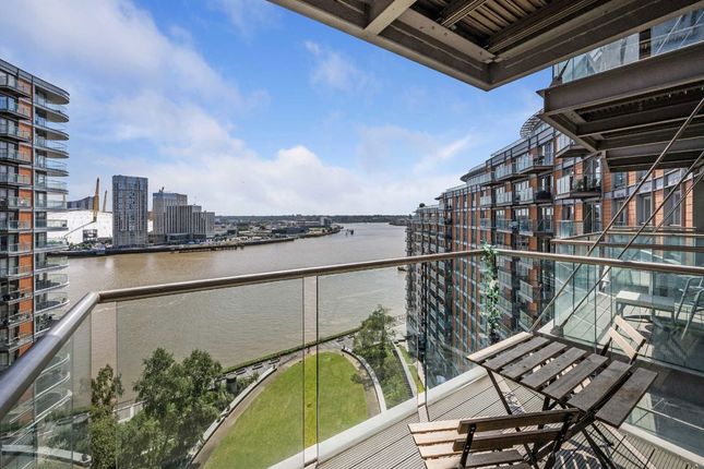 Fairmont Avenue, London E14 2 bed flat for sale