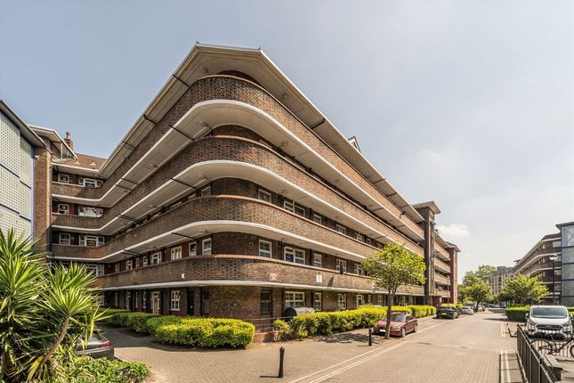 Harrowgate Road, London E9 3 bed flat for sale